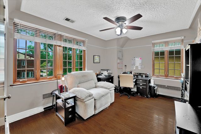 2014 W Hopkins Place, Chicago, IL 60643