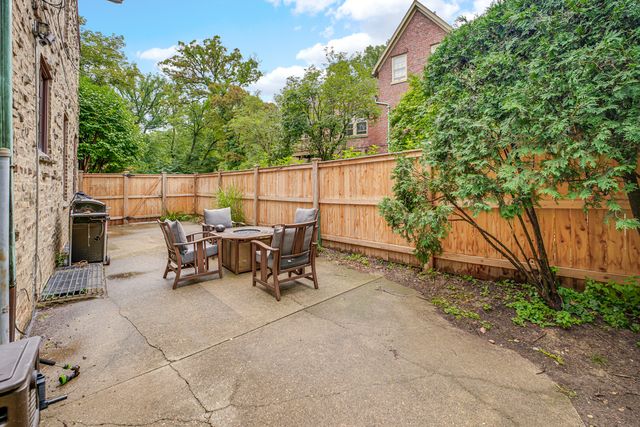 2014 W Hopkins Place, Chicago, IL 60643