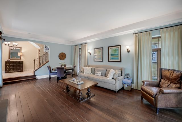 2014 W Hopkins Place, Chicago, IL 60643