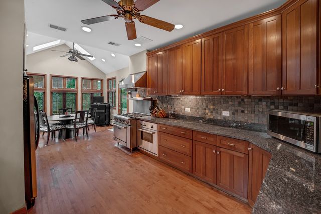 2014 W Hopkins Place, Chicago, IL 60643