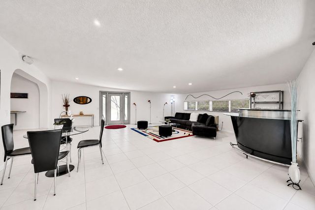 3044 NE 15th Terrace, Oakland Park, FL 33334