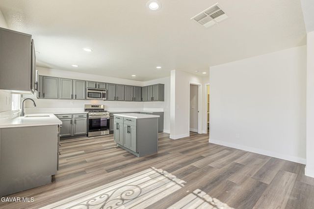 45123 Palm Lane, Lancaster, CA 93535