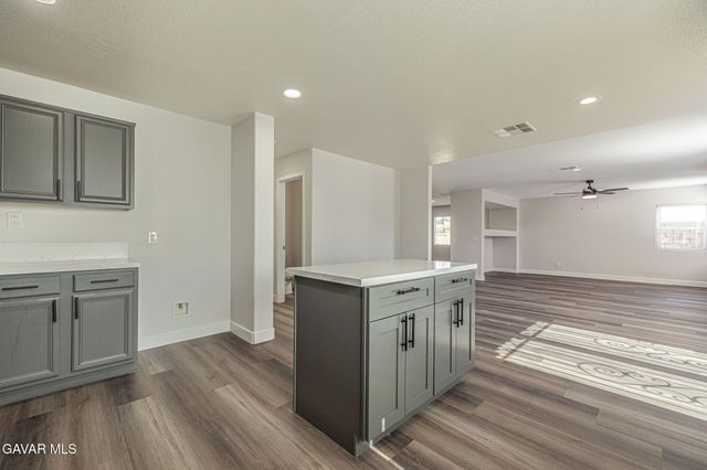 45123 Palm Lane, Lancaster, CA 93535