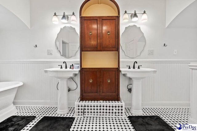 1602 Cherokee Rd, Florence, SC 29501