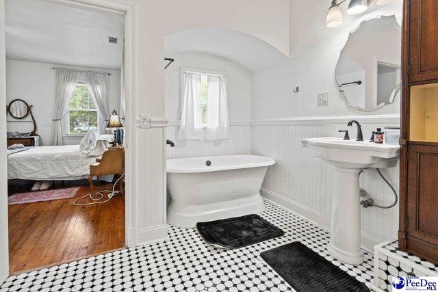 1602 Cherokee Rd, Florence, SC 29501