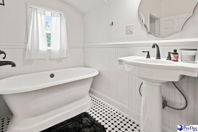 1602 Cherokee Rd, Florence, SC 29501