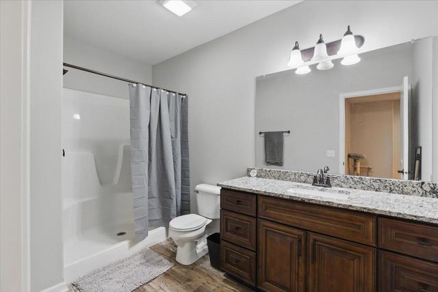 218 ST. ANDREWS Loop, Malvern, IA 51551