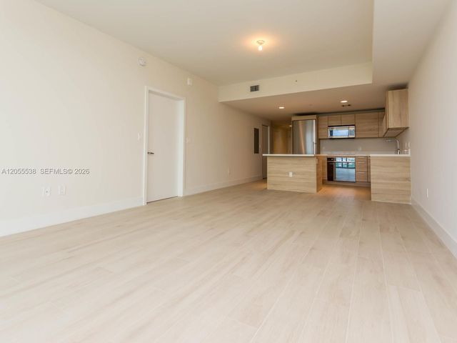16385 Biscayne Blvd 1103, North Miami Beach, FL 33160