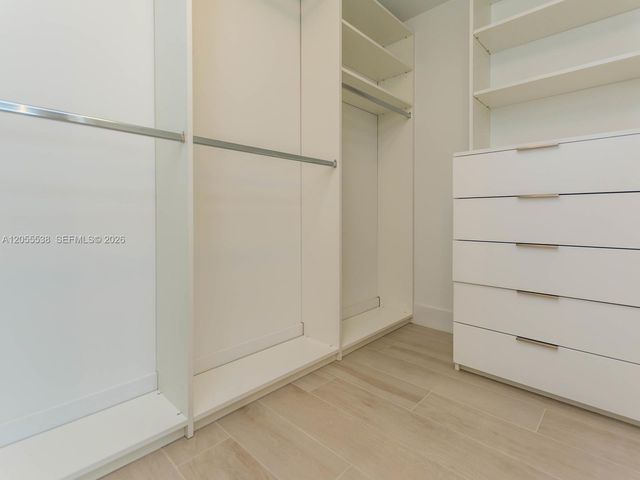 16385 Biscayne Blvd 1103, North Miami Beach, FL 33160
