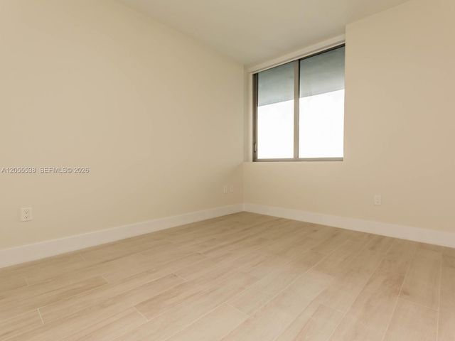 16385 Biscayne Blvd 1103, North Miami Beach, FL 33160