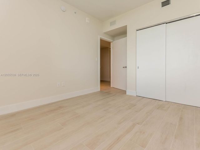 16385 Biscayne Blvd 1103, North Miami Beach, FL 33160