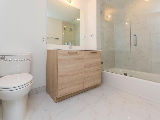 16385 Biscayne Blvd 1103, North Miami Beach, FL 33160