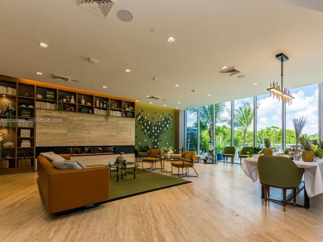 16385 Biscayne Blvd 1103, North Miami Beach, FL 33160