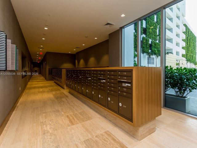 16385 Biscayne Blvd 1103, North Miami Beach, FL 33160
