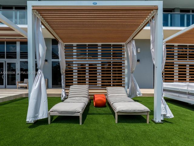 16385 Biscayne Blvd 1103, North Miami Beach, FL 33160