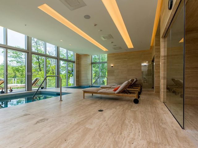 16385 Biscayne Blvd 1103, North Miami Beach, FL 33160