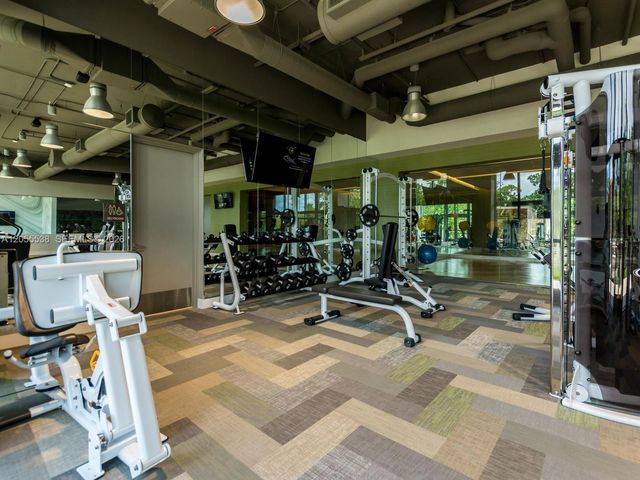 16385 Biscayne Blvd 1103, North Miami Beach, FL 33160