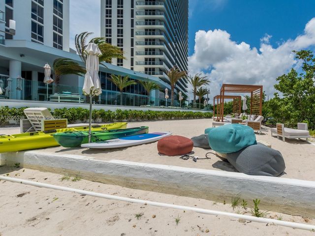 16385 Biscayne Blvd 1103, North Miami Beach, FL 33160