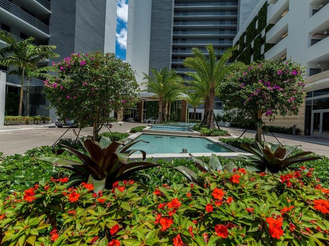 16385 Biscayne Blvd 1103, North Miami Beach, FL 33160