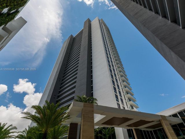 16385 Biscayne Blvd 1103, North Miami Beach, FL 33160