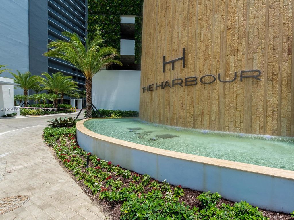 16385 Biscayne Blvd 1103, North Miami Beach, FL 33160