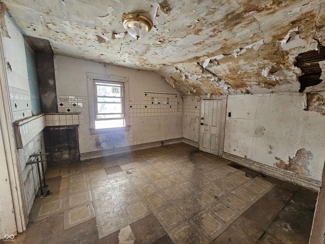 1608 W 14th Street, Anderson, IN 46016