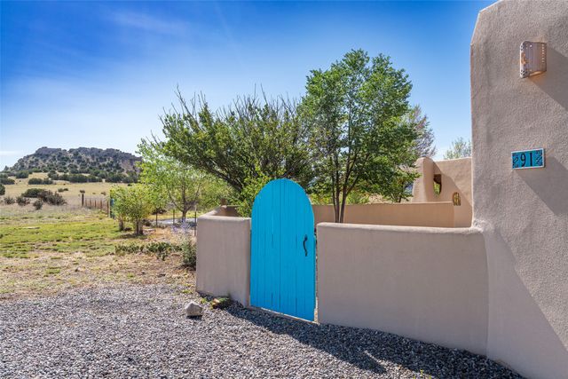 91 Private Drive 1613 B, Medanales, NM 87548