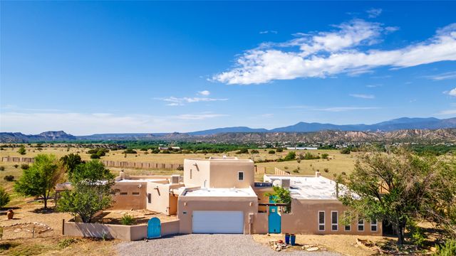 91 Private Drive 1613 B, Medanales, NM 87548