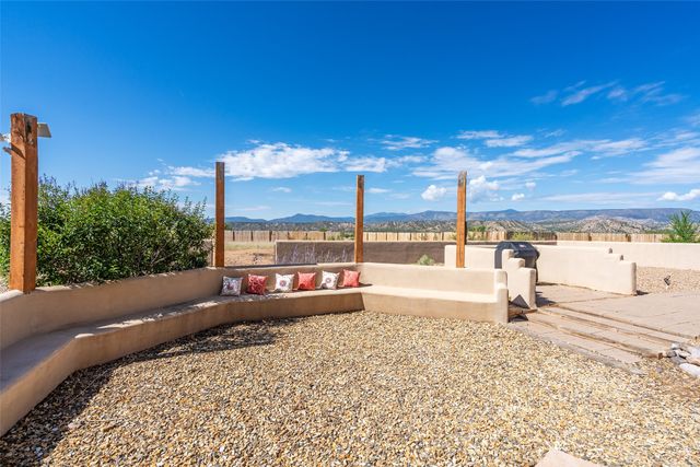 91 Private Drive 1613 B, Medanales, NM 87548