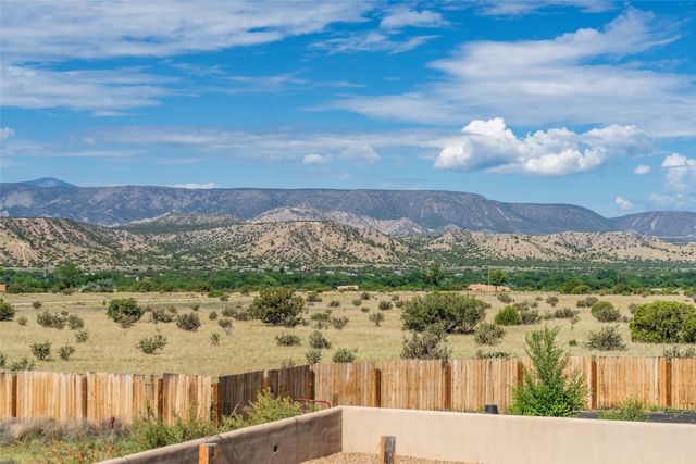 91 Private Drive 1613 B, Medanales, NM 87548