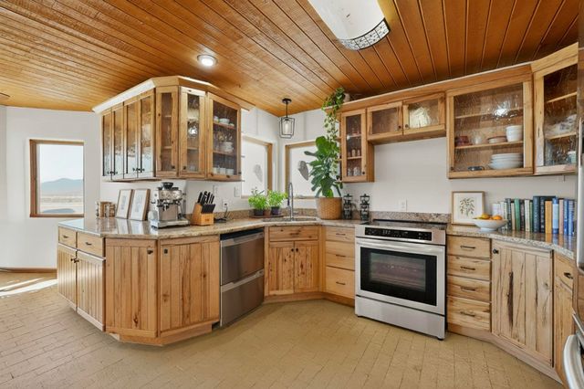 91 Private Drive 1613 B, Medanales, NM 87548