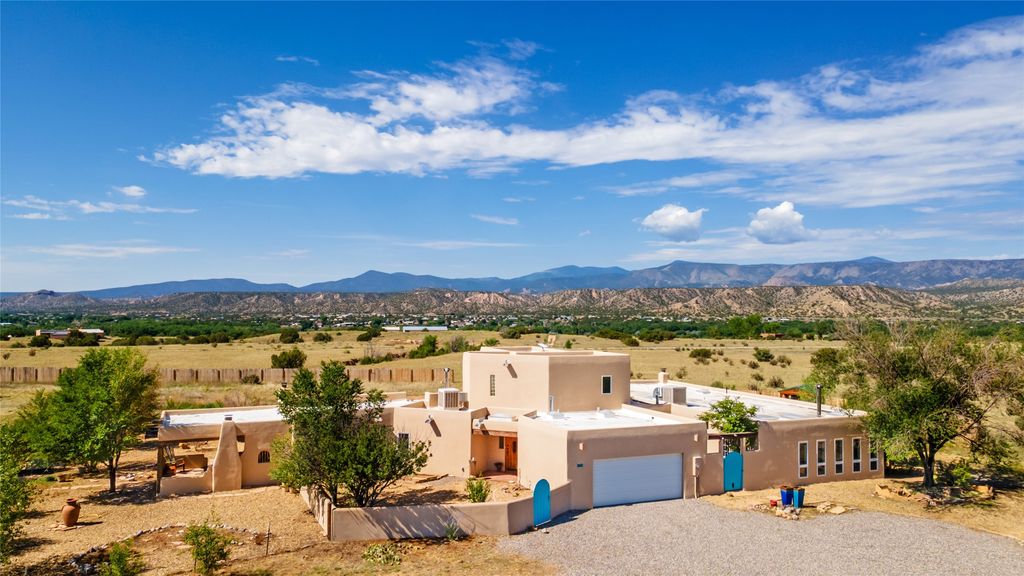 91 Private Drive 1613 B, Medanales, NM 87548