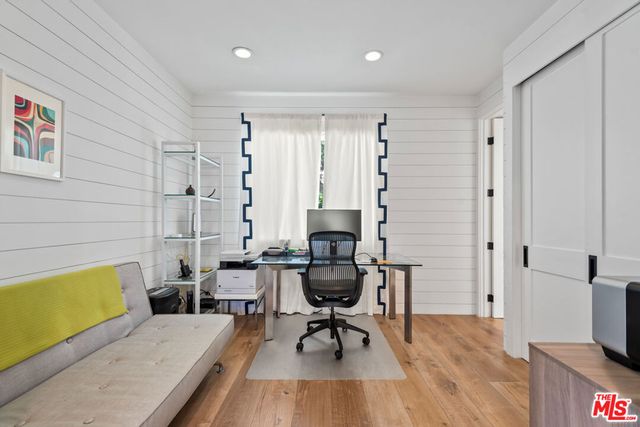 23477 Palm Drive, Calabasas, CA 91302