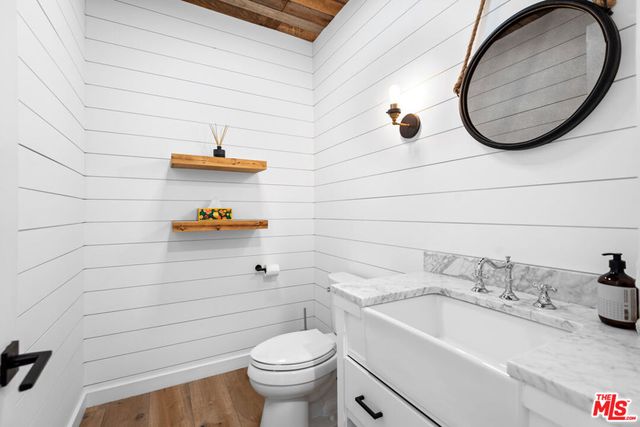 23477 Palm Drive, Calabasas, CA 91302