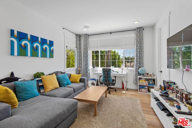 23477 Palm Drive, Calabasas, CA 91302