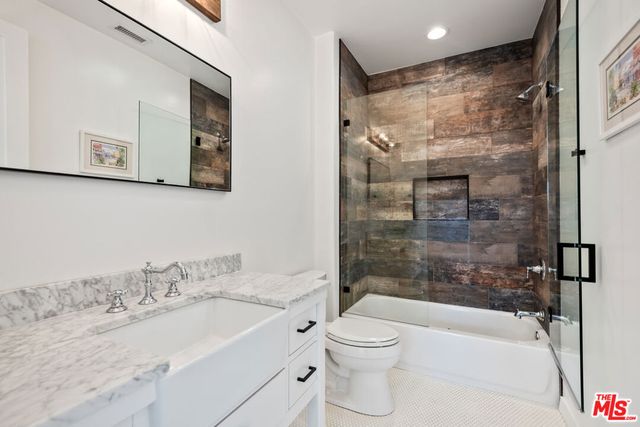 23477 Palm Drive, Calabasas, CA 91302