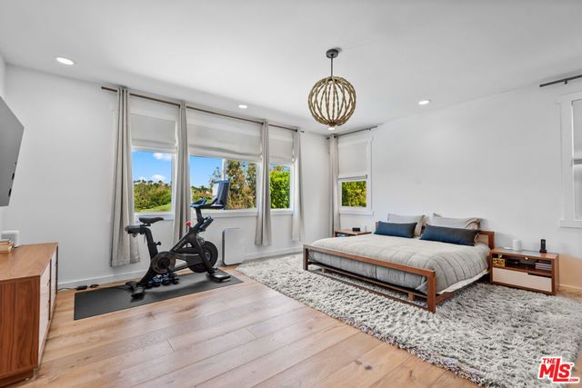 23477 Palm Drive, Calabasas, CA 91302