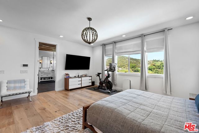 23477 Palm Drive, Calabasas, CA 91302