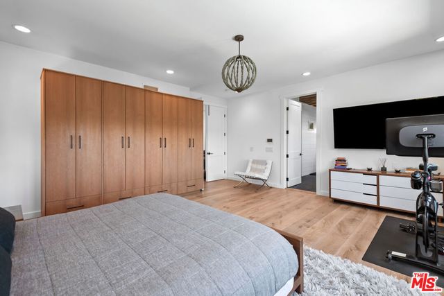 23477 Palm Drive, Calabasas, CA 91302