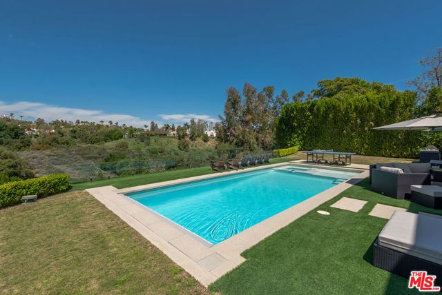 23477 Palm Drive, Calabasas, CA 91302