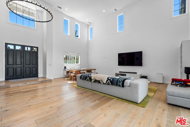 23477 Palm Drive, Calabasas, CA 91302