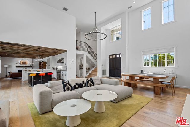 23477 Palm Drive, Calabasas, CA 91302