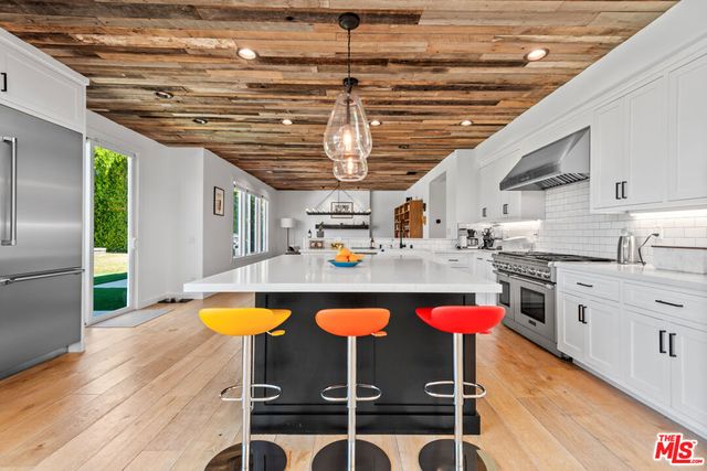 23477 Palm Drive, Calabasas, CA 91302