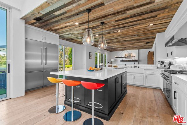 23477 Palm Drive, Calabasas, CA 91302