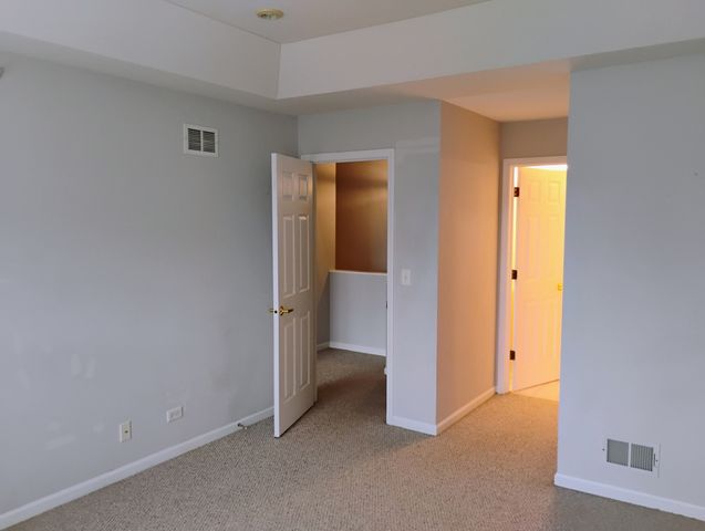 893 ENFIELD Drive, Northbrook, IL 60062