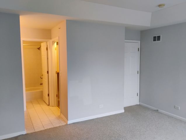 893 ENFIELD Drive, Northbrook, IL 60062