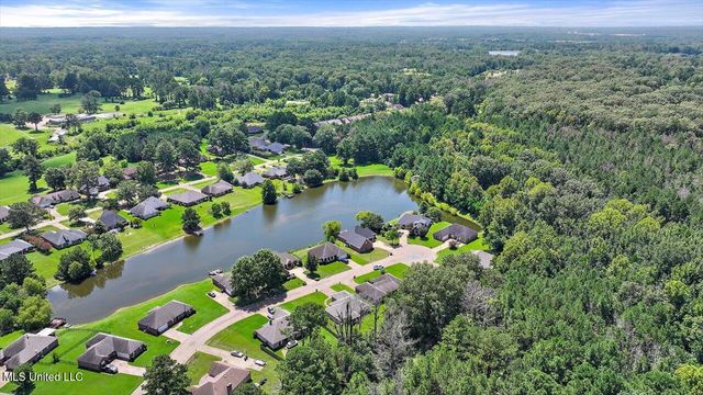 702 Meadow View Cove, Byram, MS 39272