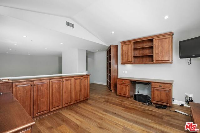 16778 Calle Arbolada, Los Angeles, CA 90272