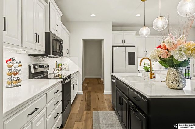17030 Isabella Street, Bennington, NE 68007