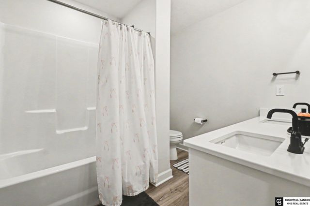 17030 Isabella Street, Bennington, NE 68007